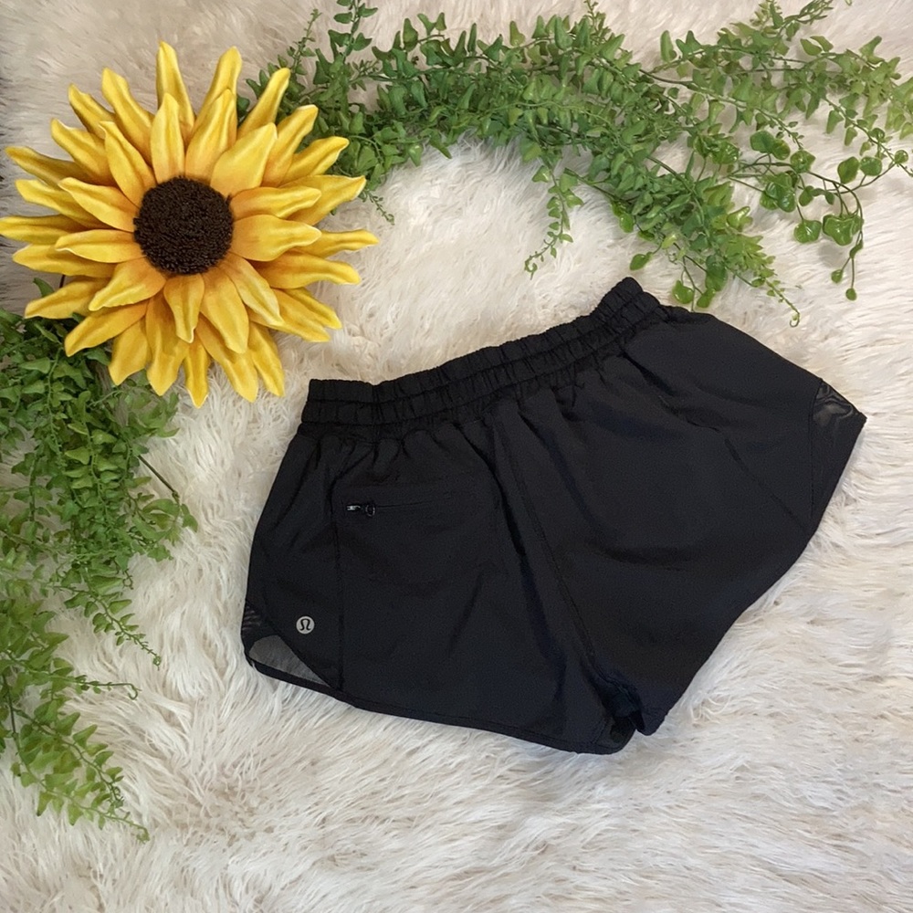 Lululemon Hotty Hot Shorts Size 6